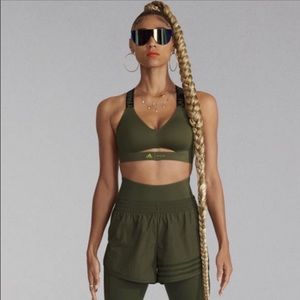 IVY PARK x Peloton Sports Bra Size M